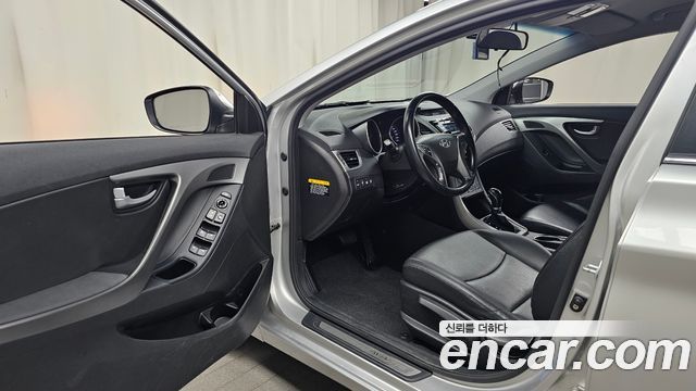 Hyundai AVANTE 2016 — photo 13