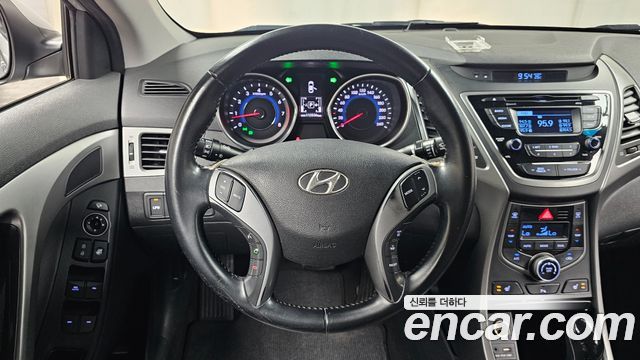 Hyundai AVANTE 2016 — photo 19