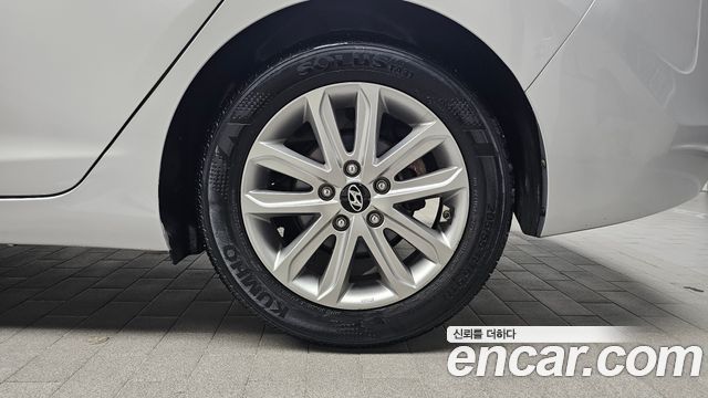 Hyundai AVANTE 2016 — photo 7