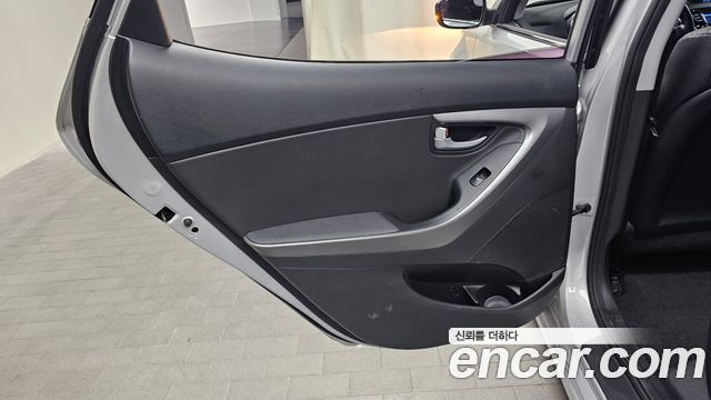 Hyundai AVANTE 2016 — photo 15