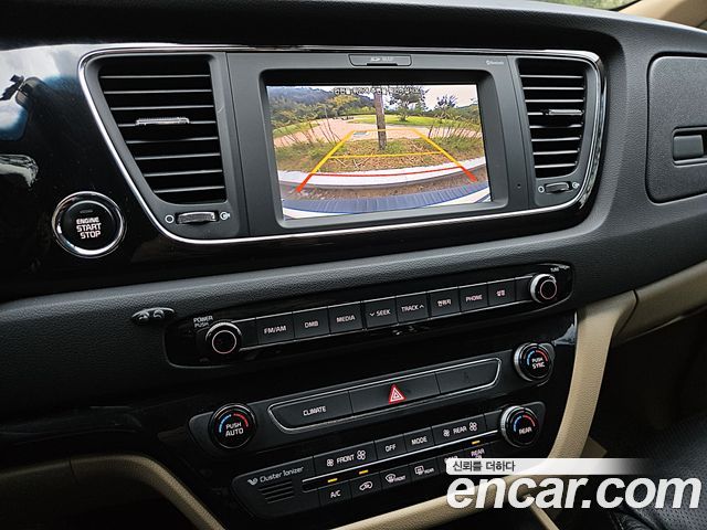 Kia Canival 2017 — photo 12