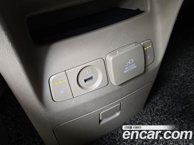Kia Canival 2017 — photo 18