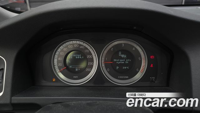 Volvo S60 2012 — photo 8
