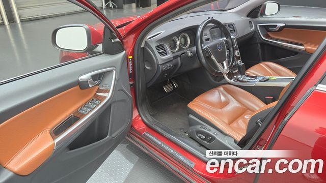 Volvo S60 2012 — photo 10