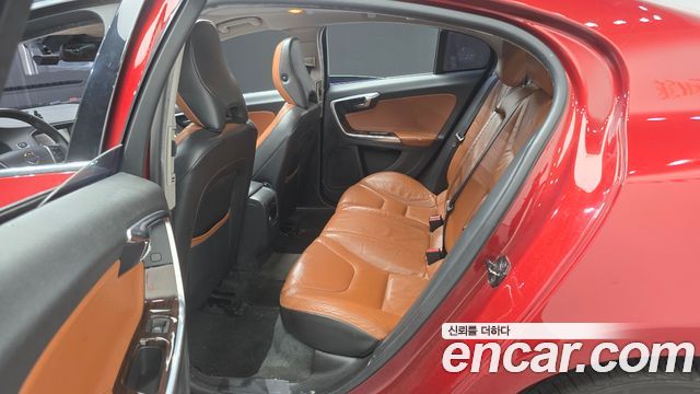 Volvo S60 2012 — photo 11