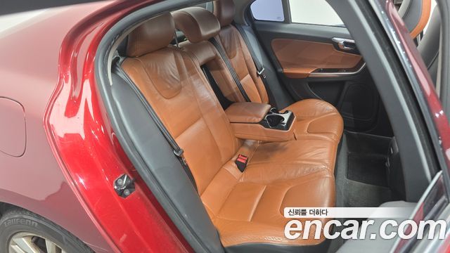 Volvo S60 2012 — photo 12