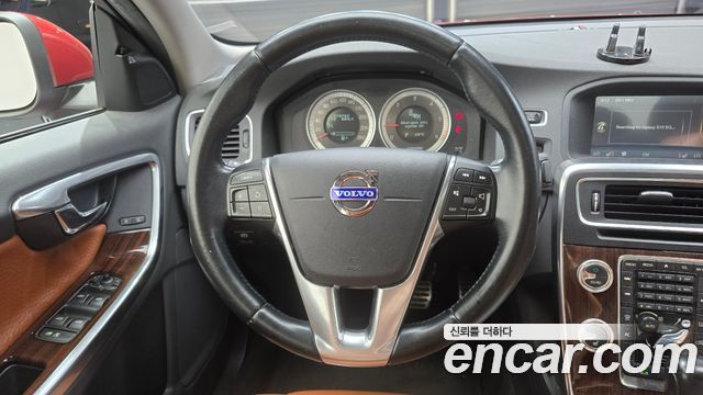Volvo S60 2012 — photo 13