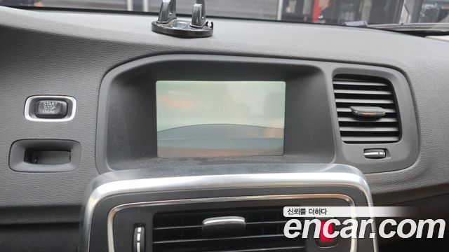 Volvo S60 2012 — photo 15