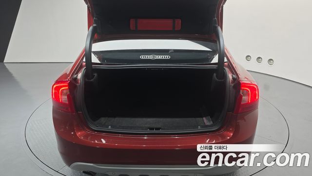 Volvo S60 2012 — photo 20