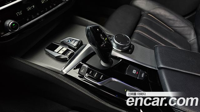 BMW 5-Series 2018 — photo 12