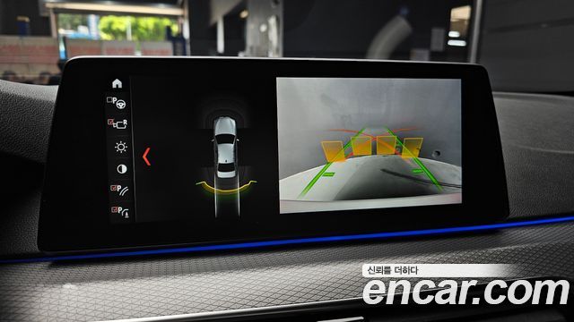 BMW 5-Series 2018 — photo 21