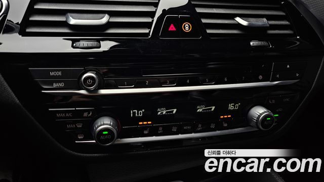 BMW 5-Series 2018 — photo 25