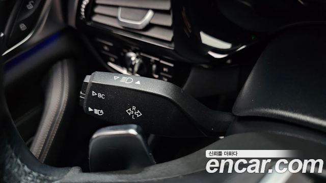 BMW 5-Series 2018 — photo 26