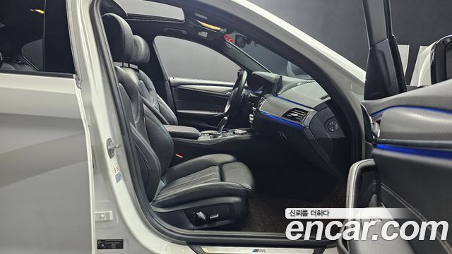 BMW 5-Series 2018 — photo 16