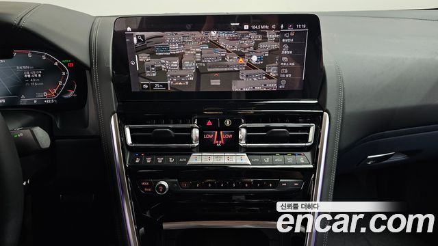 BMW 8-Series 2024 — photo 19