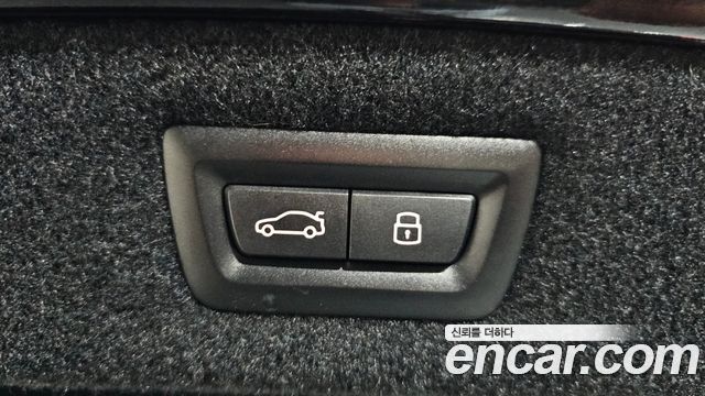 BMW 8-Series 2024 — photo 25