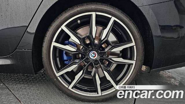 BMW 8-Series 2024 — photo 7