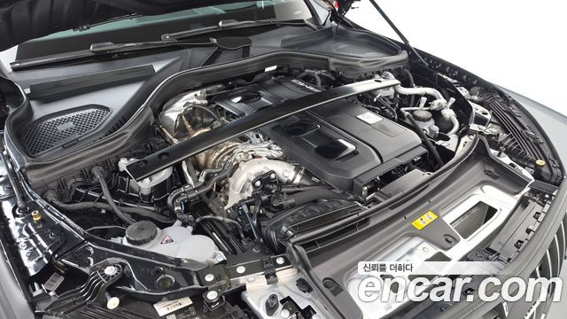 Mercedes-Benz GLC-Class 2025 — photo 6