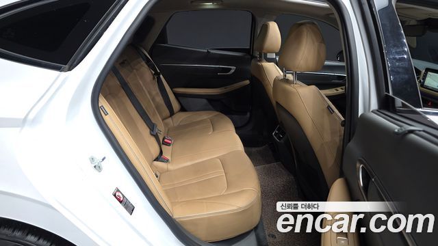 Hyundai Sonata 2022 — photo 12