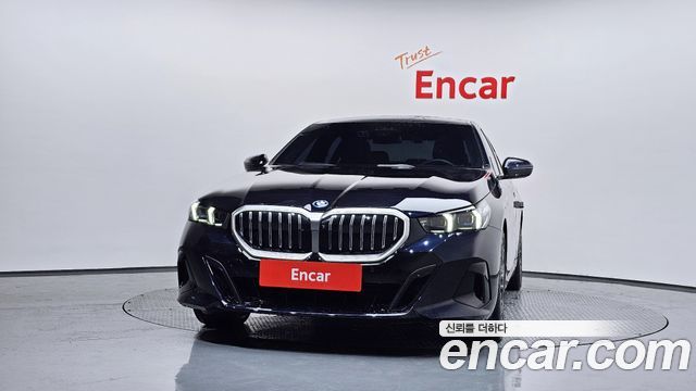 BMW 5-Series 2025 — photo 3