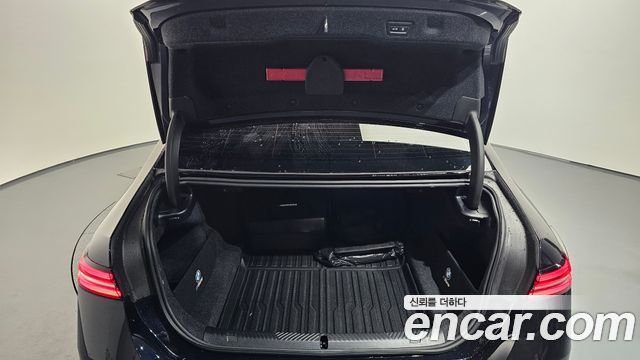 BMW 5-Series 2025 — photo 17