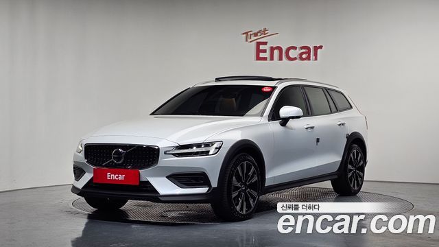 Volvo V60 2024 — photo 1