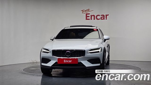 Volvo V60 2024 — photo 3