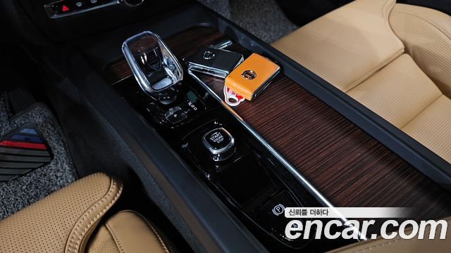 Volvo V60 2024 — photo 12