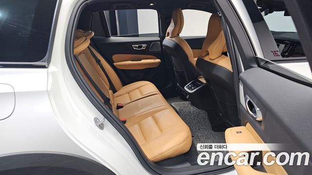 Volvo V60 2024 — photo 17