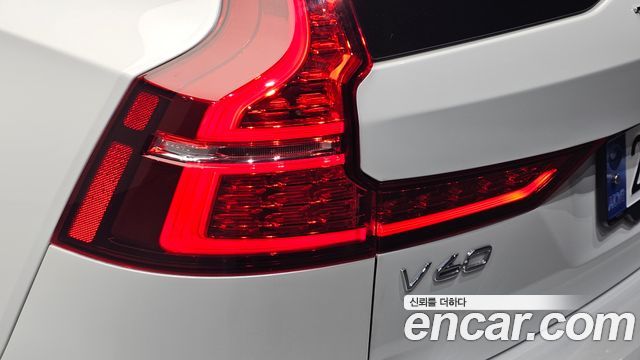 Volvo V60 2024 — photo 9
