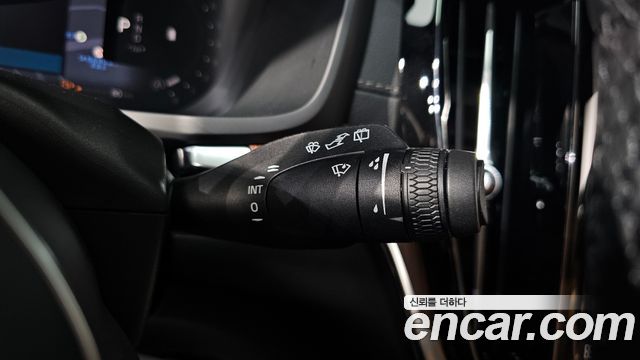 Volvo V60 2024 — photo 28