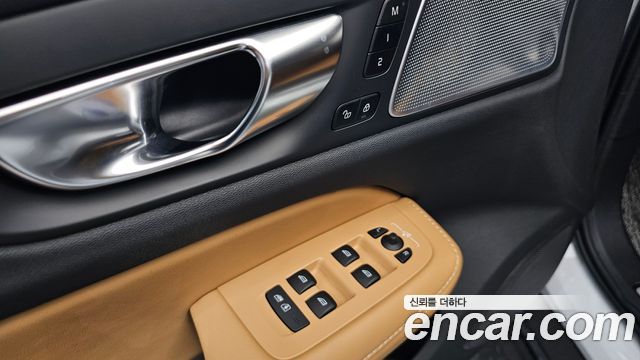 Volvo V60 2024 — photo 29