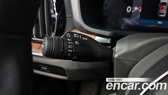 Volvo V60 2024 — photo 30