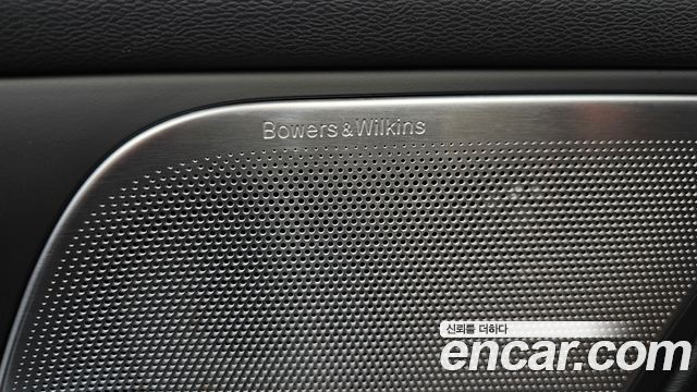 Volvo V60 2024 — photo 35