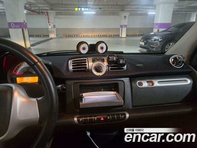 Smart Fortwo 2014 — photo 11