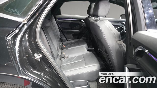 Audi Q3 2020 — photo 12
