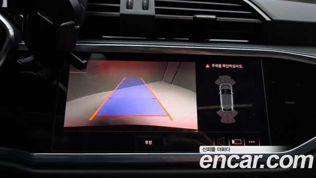 Audi Q3 2020 — photo 15
