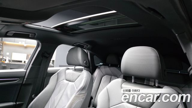 Audi Q3 2020 — photo 19