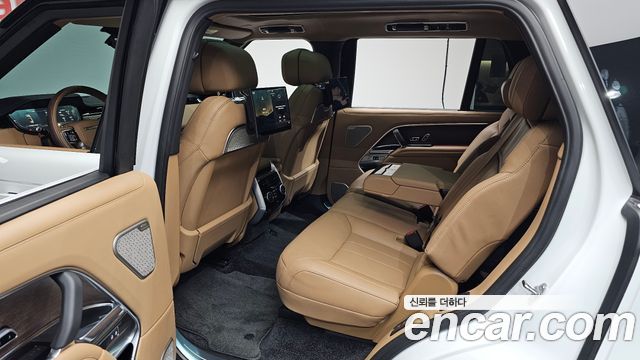 Land Rover Range Rover 2025 — photo 18