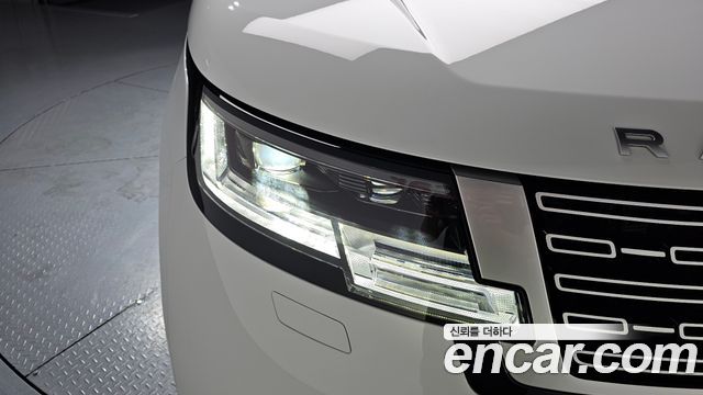 Land Rover Range Rover 2025 — photo 8
