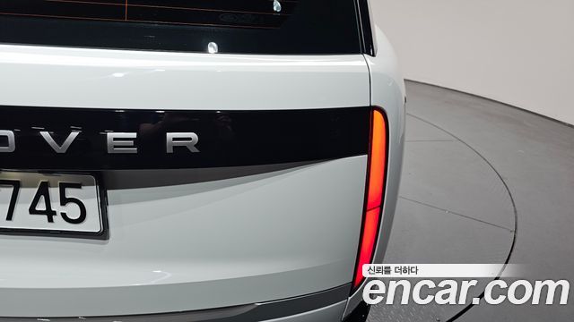 Land Rover Range Rover 2025 — photo 9