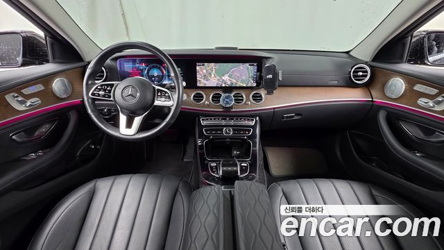 Mercedes-Benz E-Class 2019 — photo 10