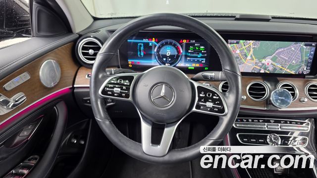 Mercedes-Benz E-Class 2019 — photo 19
