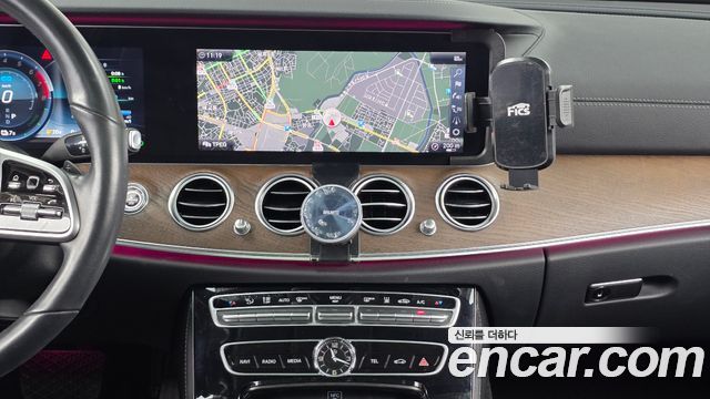Mercedes-Benz E-Class 2019 — photo 20