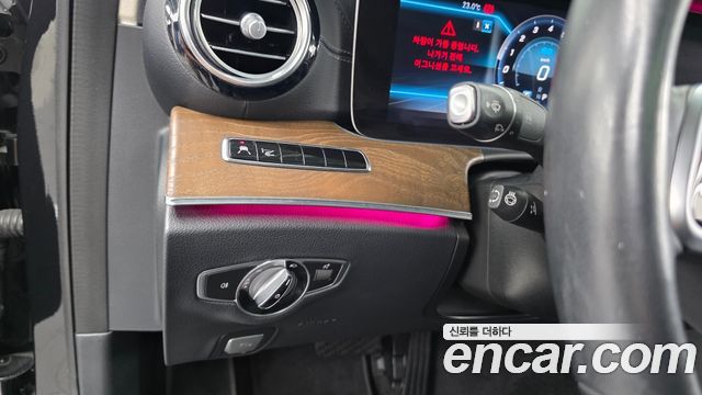 Mercedes-Benz E-Class 2019 — photo 22