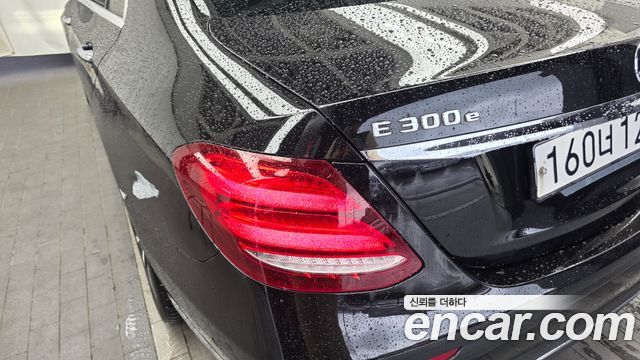 Mercedes-Benz E-Class 2019 — photo 9