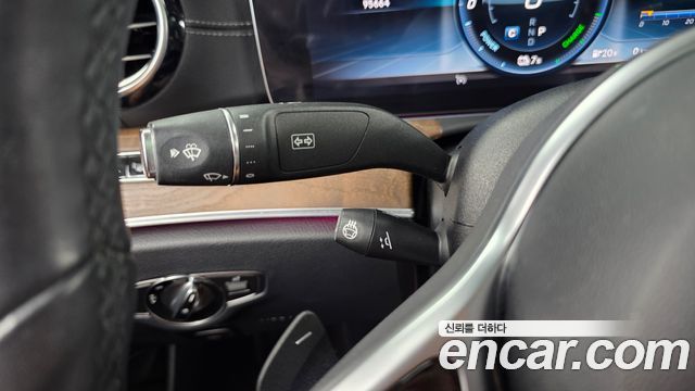 Mercedes-Benz E-Class 2019 — photo 29