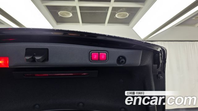 Mercedes-Benz E-Class 2019 — photo 33