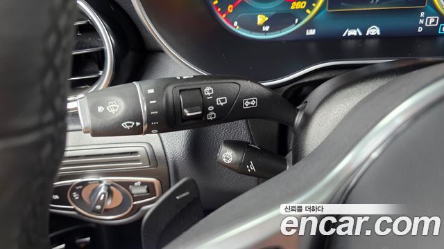 Mercedes-Benz GLC-Class 2021 — photo 28