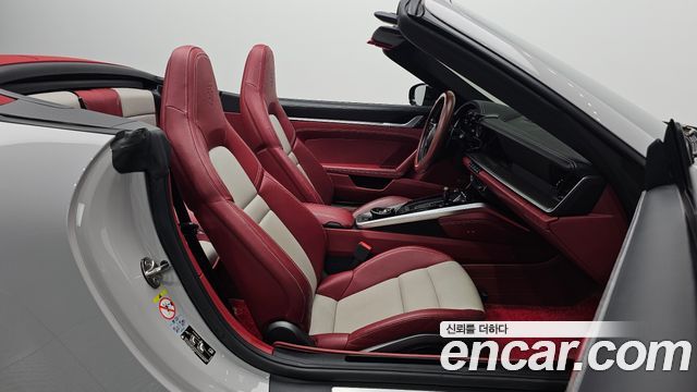 Porsche 911 2020 — photo 13